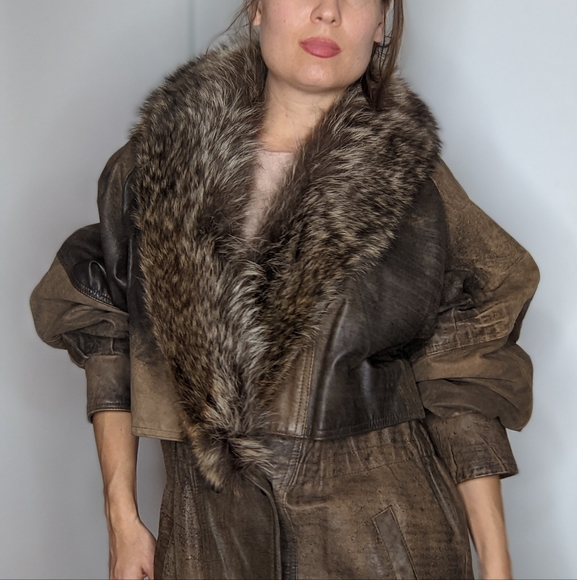 Beautiful Vintage Fur + Leather Jacket Coat - Picture 2 of 16